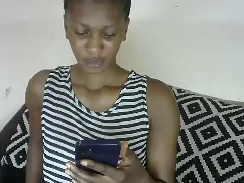 Snapshot of Pretty-emmie chatting on February 2025 02:01:01 PM Pretty-emmie online show from February 2025 02:01:01 PM