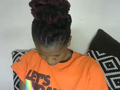 Snapshot of Pretty-emmie chatting on February 2025 05:12:01 AM Pretty-emmie online show from February 2025 05:12:01 AM