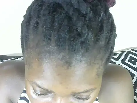 Snapshot of Pretty-emmie chatting on February 2025 09:20:02 PM Pretty-emmie online show from February 2025 09:20:02 PM