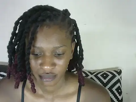 Snapshot of Pretty-emmie chatting on February 2025 07:14:01 PM Pretty-emmie online show from February 2025 07:14:01 PM