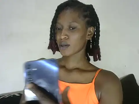 Snapshot of Pretty-emmie chatting on February 2025 06:09:02 PM Pretty-emmie online show from February 2025 06:09:02 PM