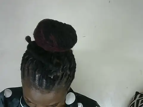 Snapshot of Pretty-emmie chatting on March 2025 09:06:02 PM Pretty-emmie online show from March 2025 09:06:02 PM