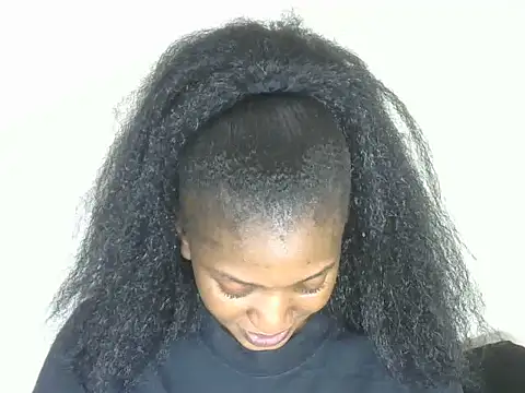 Snapshot of Pretty-emmie chatting on September 2025 04:40:02 PM Pretty-emmie online show from September 2025 04:40:02 PM