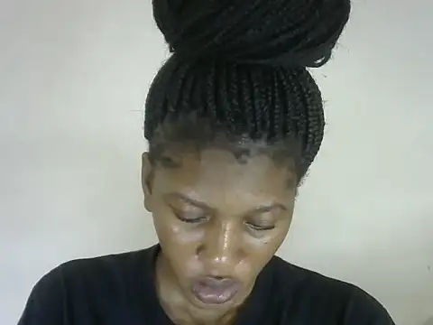 Snapshot of Pretty-emmie chatting on October 2025 11:30:01 AM Pretty-emmie online show from October 2025 11:30:01 AM