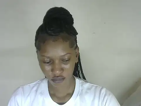 Snapshot of Pretty-emmie chatting on October 2025 06:17:01 PM Pretty-emmie online show from October 2025 06:17:01 PM