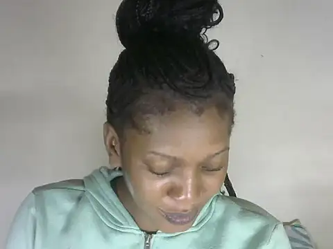 Snapshot of Pretty-emmie chatting on October 2025 04:07:02 AM Pretty-emmie online show from October 2025 04:07:02 AM