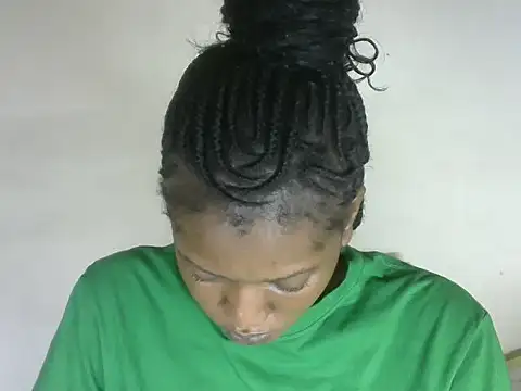 Snapshot of Pretty-emmie chatting on October 2025 05:52:01 AM Pretty-emmie online show from October 2025 05:52:01 AM