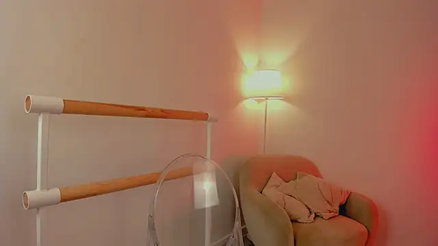 EmiliaDreams online show from March 2025 05:22:02 PM