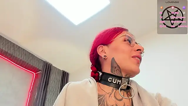 selene red  online show from February 2025 09:04:01 PM