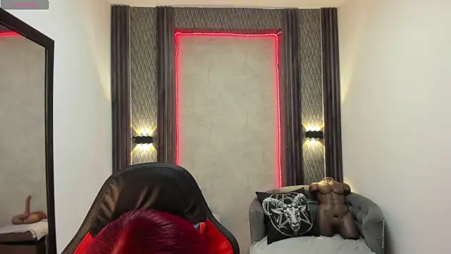 selene red  online show from February 2025 03:32:02 PM