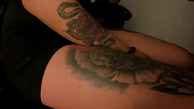 selene red  online show from October 2025 01:46:02 PM