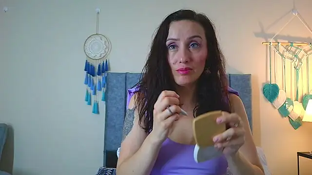 IberianMoonMK online show from October 2025 05:26:02 PM