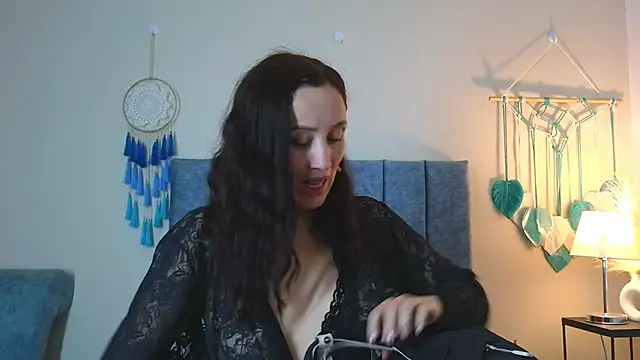 IberianMoonMK online show from November 2025 01:20:01 PM