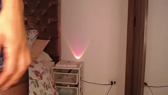 Roussmariehenao online show from December 2025 01:16:01 PM