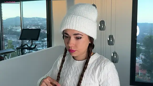 Snapshot of Mika_Miller chatting on December 2024 04:13:02 PM Mika Miller online show from December 2024 04:13:02 PM