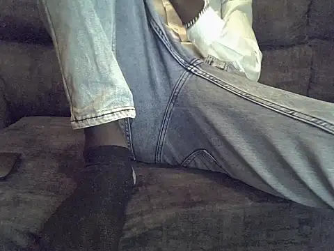 Snapshot of Delicious-D chatting on February 2025 08:21:01 PM Delicious-D online show from February 2025 08:21:01 PM