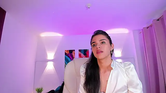 Snapshot of NoahCasstro chatting on December 2024 10:56:01 PM NoahCasstro online show from December 2024 10:56:01 PM