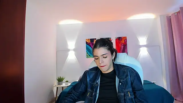 Snapshot of NoahCasstro chatting on December 2024 02:10:02 PM NoahCasstro online show from December 2024 02:10:02 PM