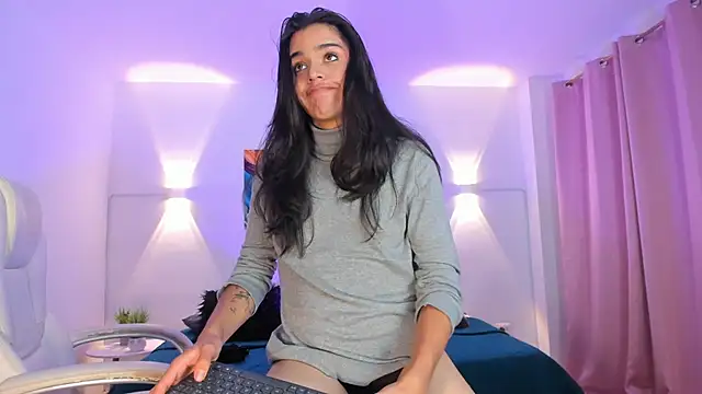 Snapshot of NoahCasstro chatting on January 2025 10:52:01 PM NoahCasstro online show from January 2025 10:52:01 PM