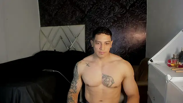 Snapshot of tom_fox15 chatting on May 2026 05:02:02 AM tom fox15 online show from May 2026 05:02:02 AM