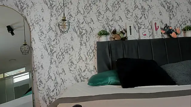 aihnoa split online show from November 2025 01:21:02 PM