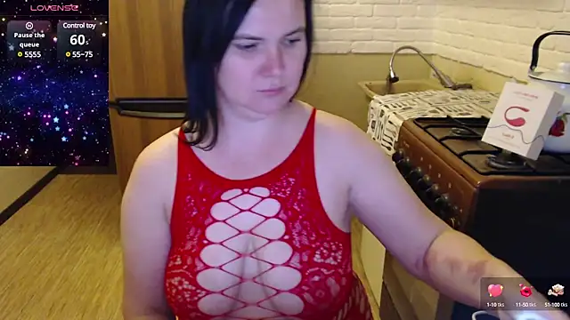 Snapshot of sweetpeash33 chatting on January 2025 12:24:01 PM sweetpeash33 online show from January 2025 12:24:01 PM
