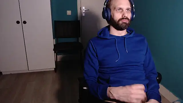 Snapshot of DreamyVibes chatting on March 2025 11:42:02 PM DreamyVibes online show from March 2025 11:42:02 PM