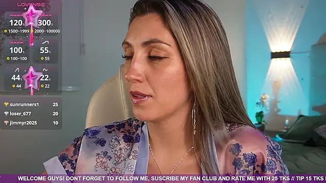 Snapshot of anny_sweet72 chatting on January 2025 06:26:01 PM anny sweet72 online show from January 2025 06:26:01 PM