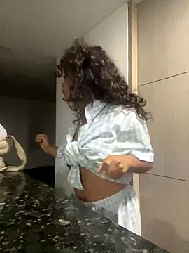 Marie Rose online show from December 2025 06:08:02 AM