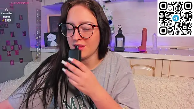 Snapshot of Kruela_Eva chatting on January 2025 11:26:01 PM Kruela Eva online show from January 2025 11:26:01 PM