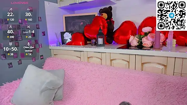 Snapshot of Kruela_Eva chatting on February 2025 11:44:01 PM Kruela Eva online show from February 2025 11:44:01 PM