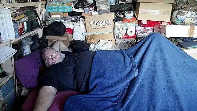 hadeszeuss2 online show from December 2025 02:57:02 PM