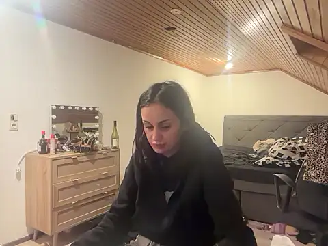 JeSuisUnTapin online show from December 2025 07:42:02 PM