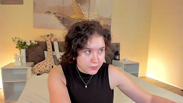 Snapshot of Ariella_Sol chatting on June 2026 01:01:02 AM Ariella Sol online show from June 2026 01:01:02 AM