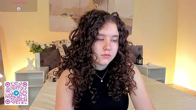 Snapshot of Ariella_Sol chatting on June 2026 01:11:01 AM Ariella Sol online show from June 2026 01:11:01 AM