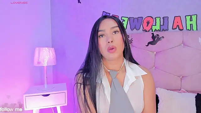 Snapshot of Cameliaa_Smiith chatting on October 2025 03:30:01 AM Cameliaa Smiith online show from October 2025 03:30:01 AM