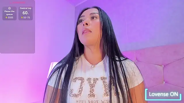 Snapshot of Cameliaa_Smiith chatting on November 2025 02:46:02 AM Cameliaa Smiith online show from November 2025 02:46:02 AM