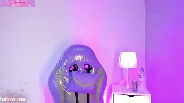 Snapshot of Cameliaa_Smiith chatting on December 2025 02:50:01 AM Cameliaa Smiith online show from December 2025 02:50:01 AM