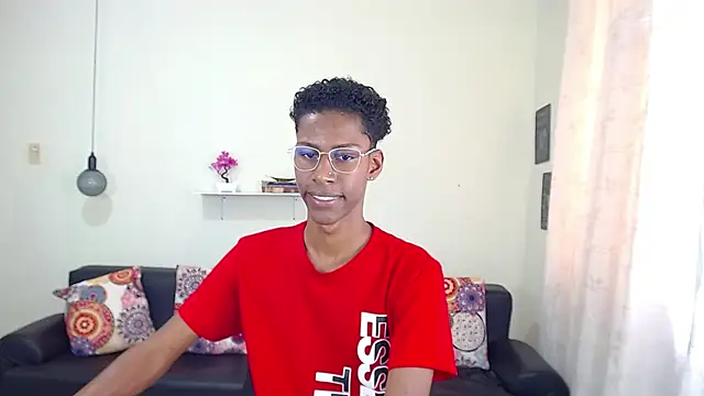 Snapshot of maiki18_ chatting on January 2025 07:55:01 PM maiki18 online show from January 2025 07:55:01 PM