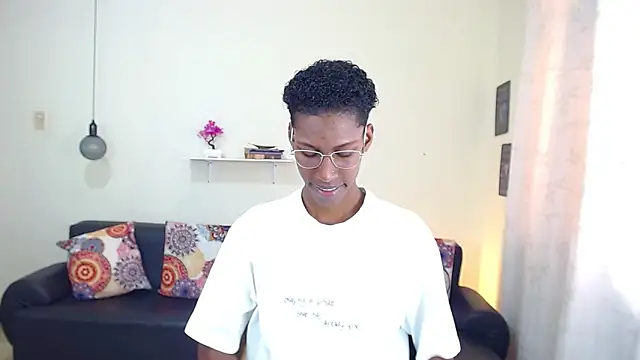 Snapshot of maiki18_ chatting on January 2025 01:47:02 PM maiki18 online show from January 2025 01:47:02 PM