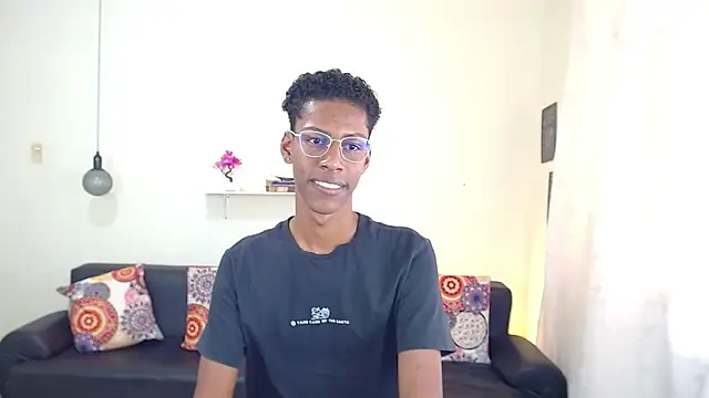 Snapshot of maiki18_ chatting on January 2025 07:38:01 PM maiki18 online show from January 2025 07:38:01 PM