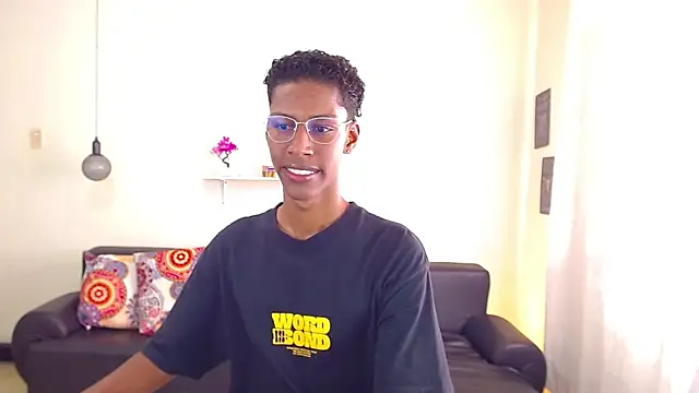 Snapshot of maiki18_ chatting on January 2025 01:29:01 PM maiki18 online show from January 2025 01:29:01 PM