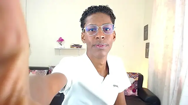 Snapshot of maiki18_ chatting on January 2025 01:32:01 PM maiki18 online show from January 2025 01:32:01 PM