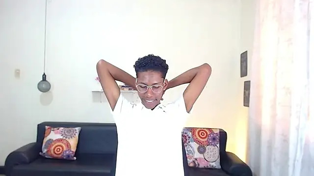 Snapshot of maiki18_ chatting on January 2025 07:35:02 PM maiki18 online show from January 2025 07:35:02 PM