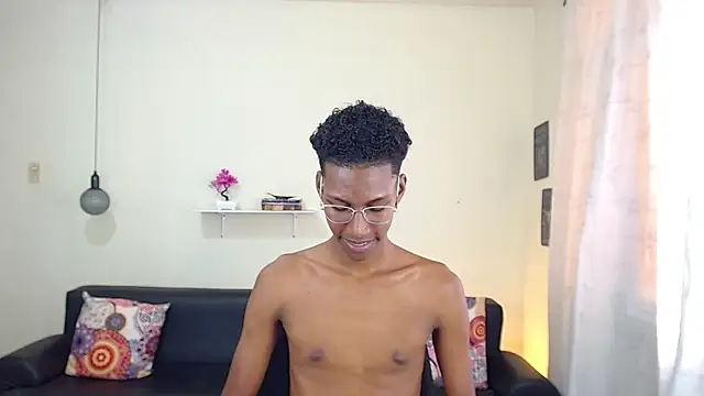 Snapshot of maiki18_ chatting on January 2025 04:43:02 PM maiki18 online show from January 2025 04:43:02 PM