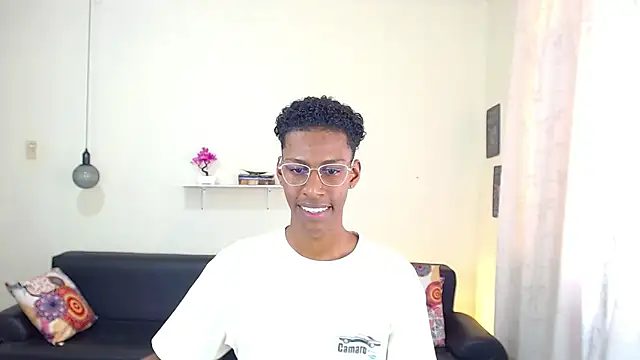 Snapshot of maiki18_ chatting on January 2025 07:48:02 PM maiki18 online show from January 2025 07:48:02 PM