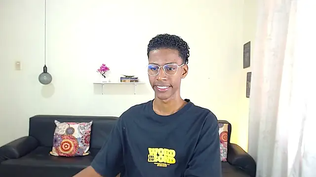 Snapshot of maiki18_ chatting on February 2025 01:41:01 PM maiki18 online show from February 2025 01:41:01 PM