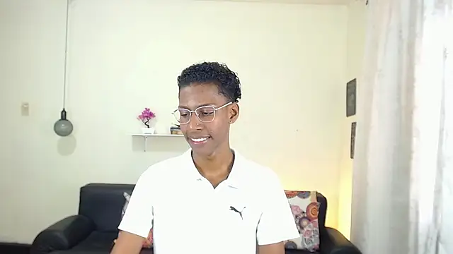 Snapshot of maiki18_ chatting on February 2025 01:51:02 PM maiki18 online show from February 2025 01:51:02 PM