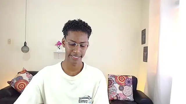 Snapshot of maiki18_ chatting on February 2025 04:57:02 PM maiki18 online show from February 2025 04:57:02 PM