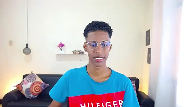 Snapshot of maiki18_ chatting on February 2025 01:51:02 PM maiki18 online show from February 2025 01:51:02 PM